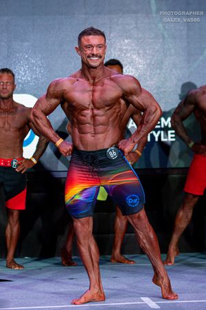 MEN'S PHYSIQUE 174
